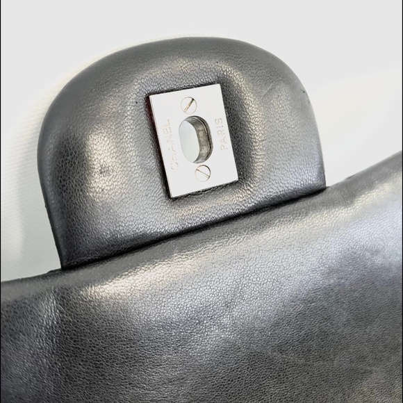 CHANEL CLASSIC MAXI DOUBLE FLAP HANDBAG - Picture 8 of 9